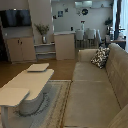 Apartment Vip House захир- таня