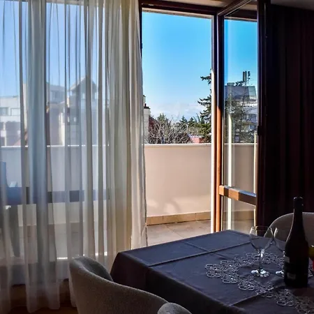 Vip House захир- таня Апартамент *