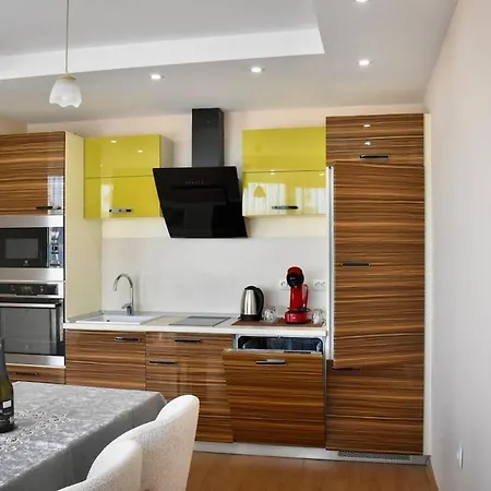 Apartment Vip House захир- таня *