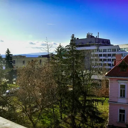 Vip House захир- таня