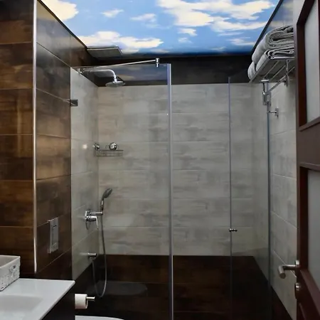 Vip House захир- таня Apartment Kazanlŭk